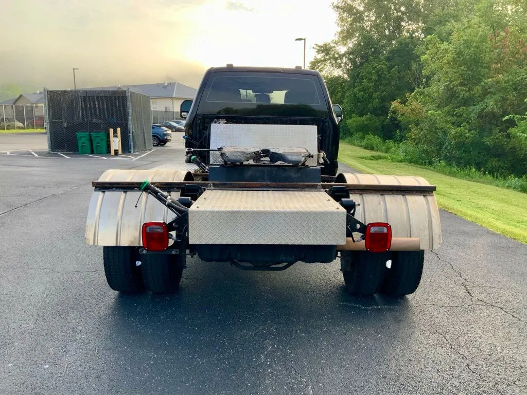 Ford F-550SD photo 9