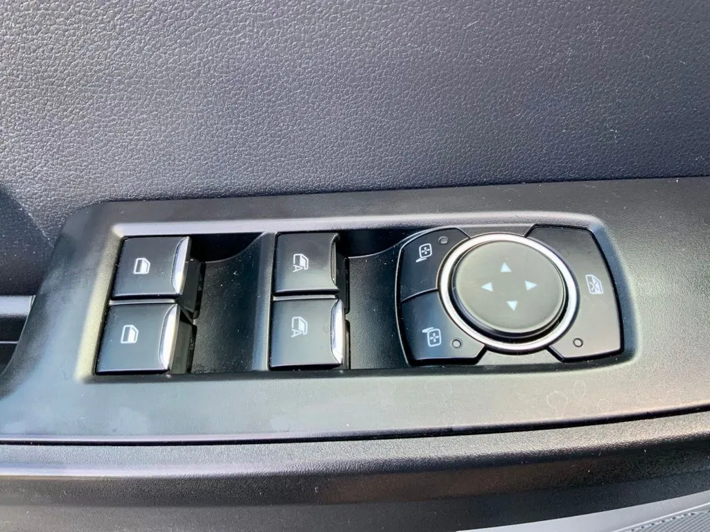 Ford F-550SD photo 16