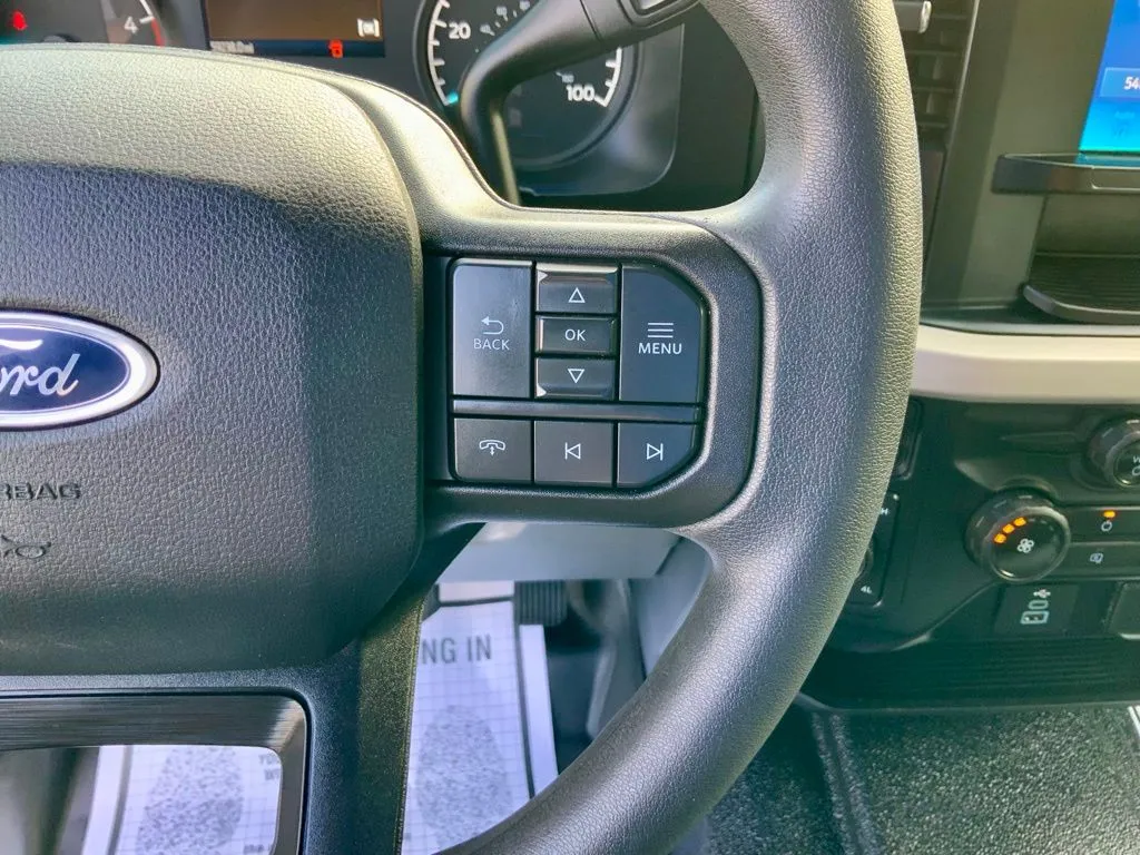 Ford F-550SD photo 21