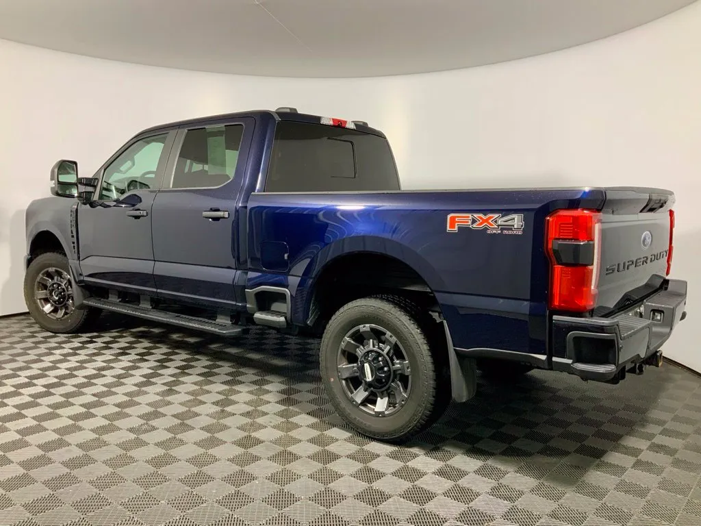 Ford F-250SD photo 10