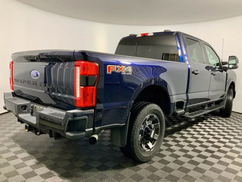Ford F-250SD photo 13