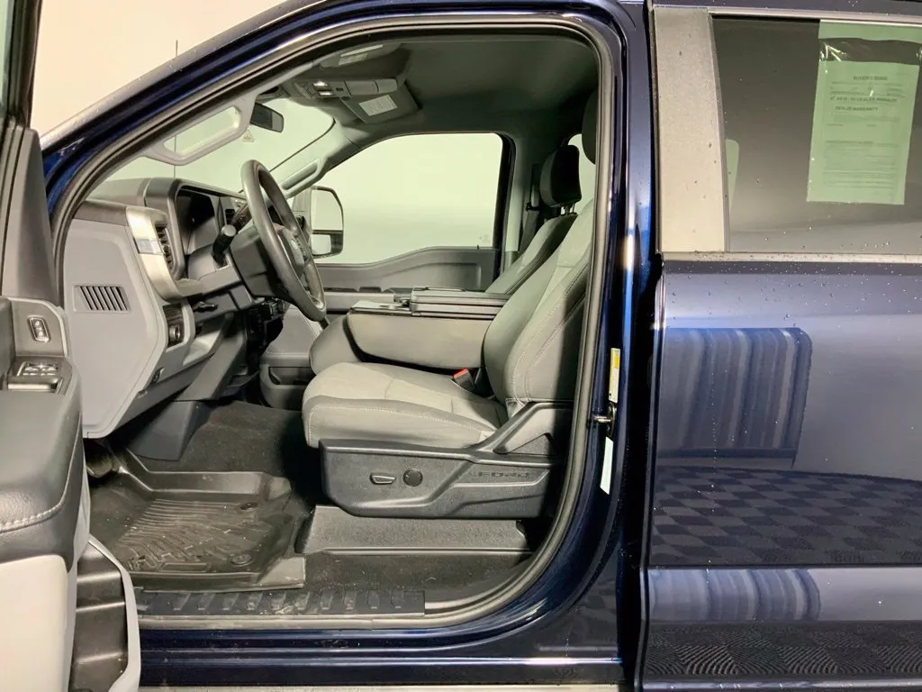Ford F-250SD photo 17