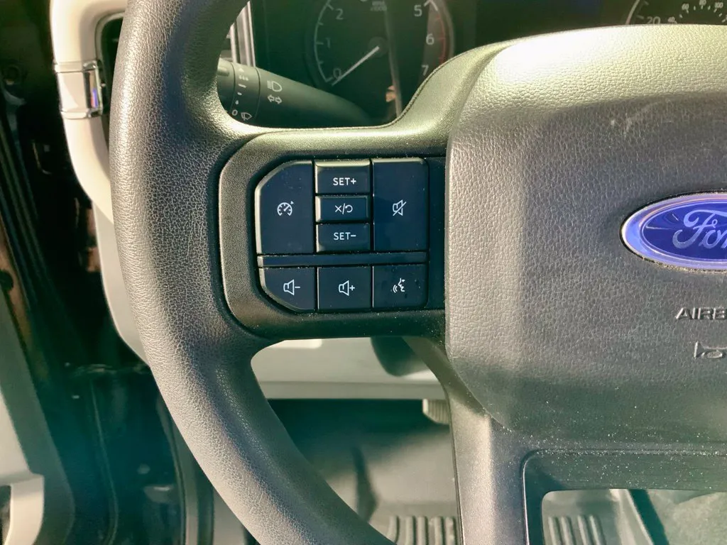 Ford F-250SD photo 23