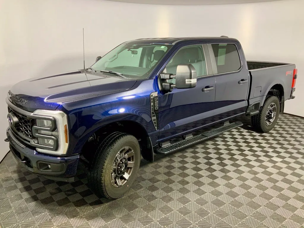 Ford F-250SD photo 9