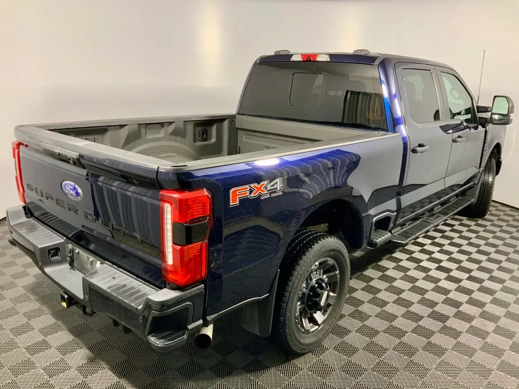 Ford F-250SD photo 15