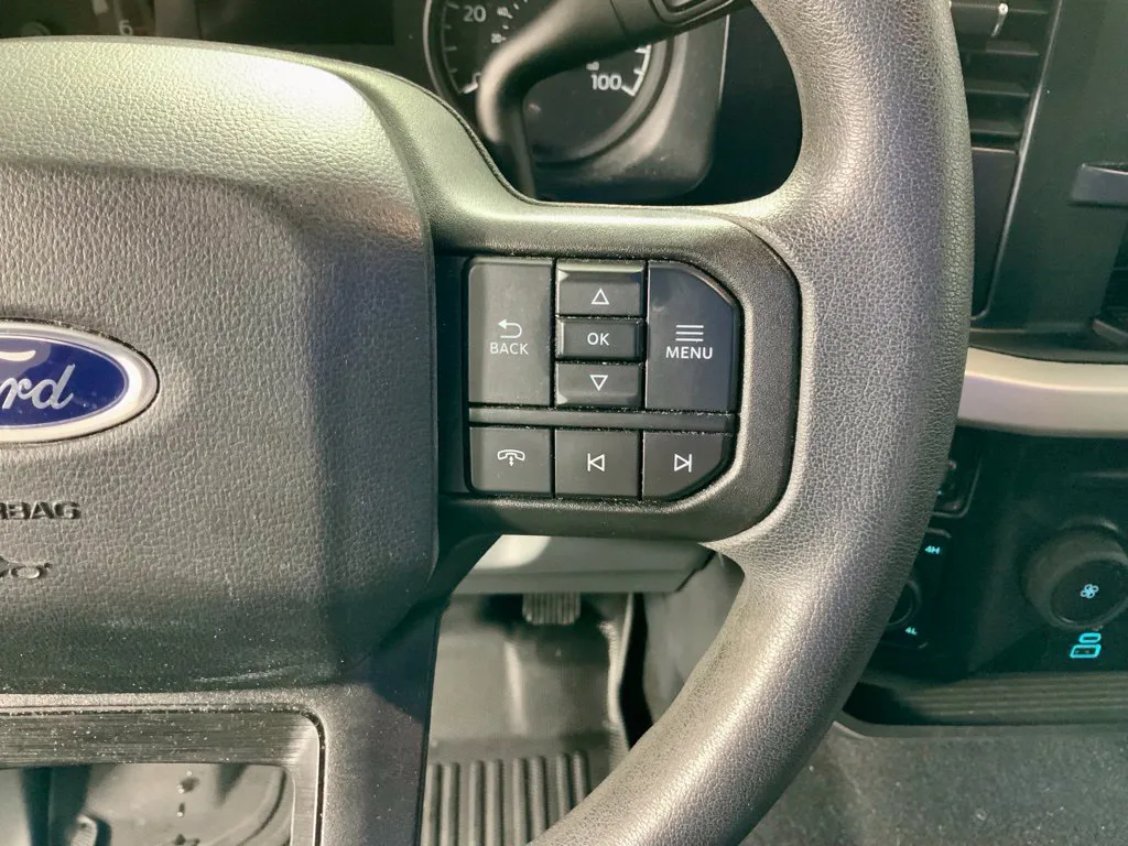 Ford F-250SD photo 24