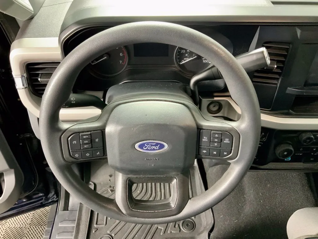 Ford F-250SD photo 22