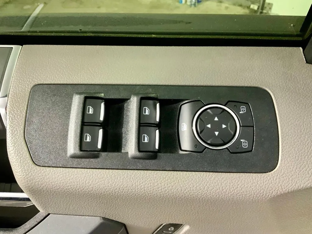 Ford F-150 photo 17