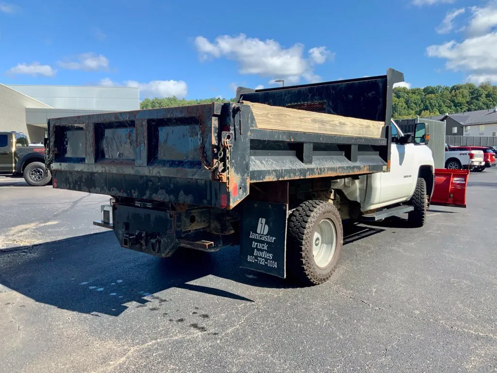 Chevrolet 3500HD photo 10