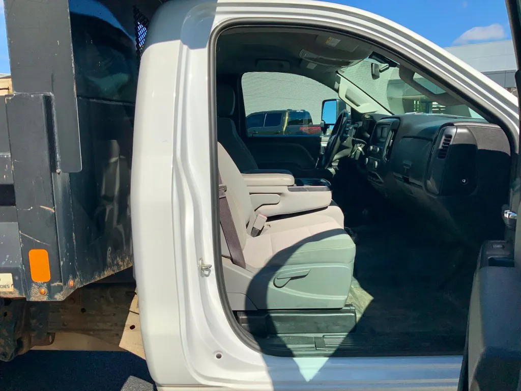 Chevrolet 3500HD photo 20