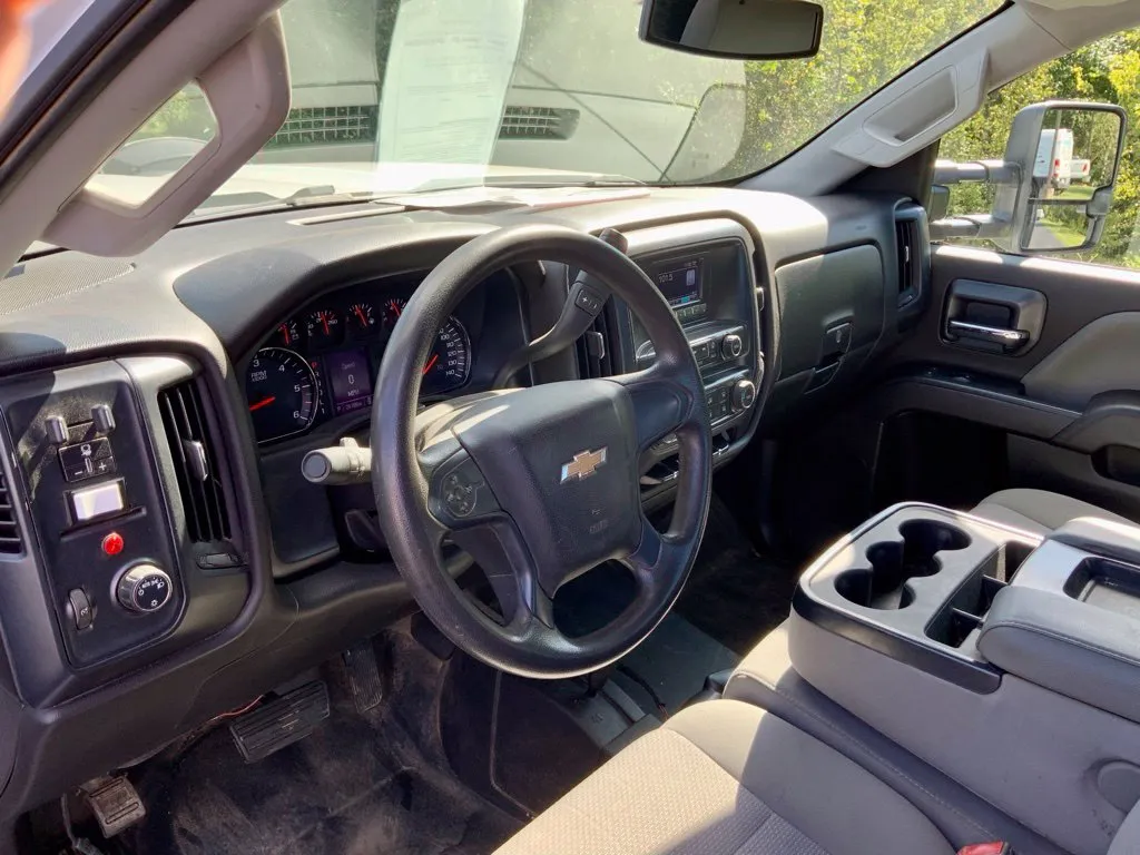 Chevrolet 3500HD photo 13