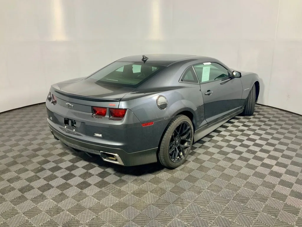 Chevrolet Camaro photo 17