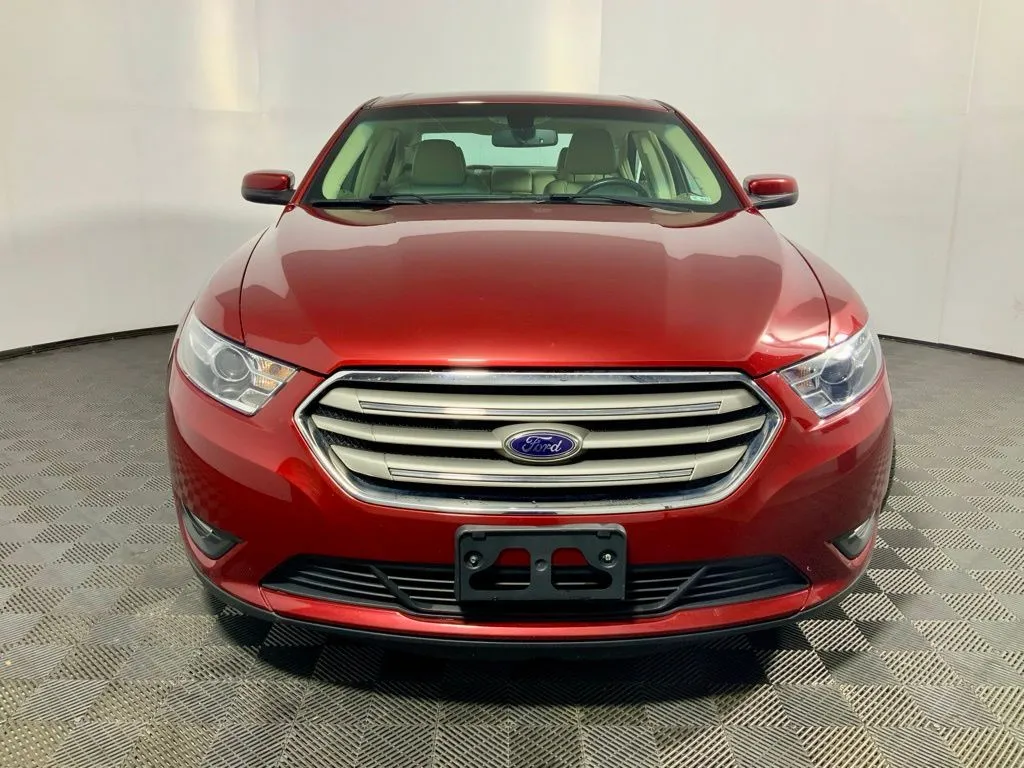 Ford Taurus photo 4