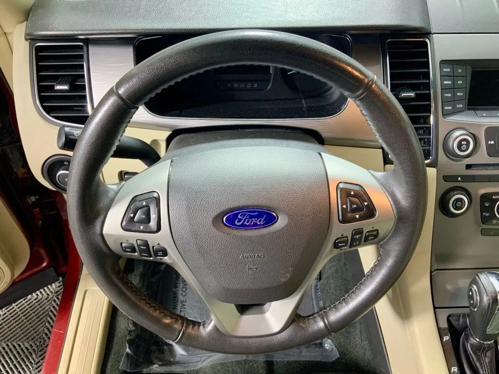 Ford Taurus photo 24
