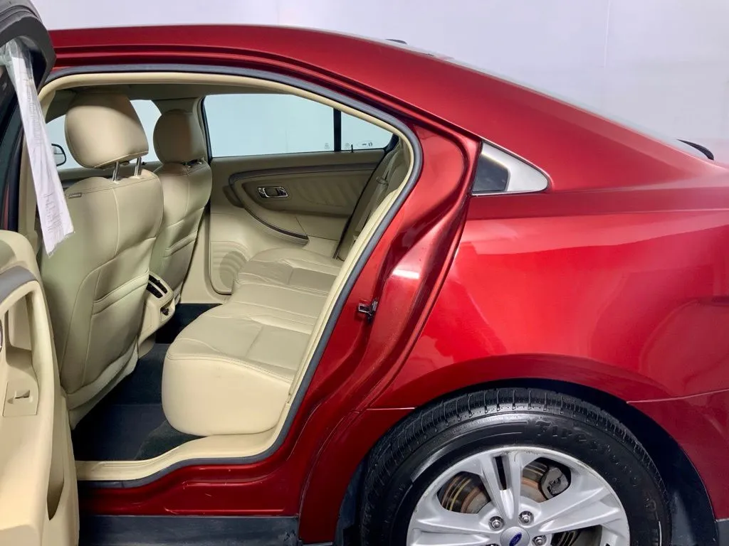 Ford Taurus photo 29