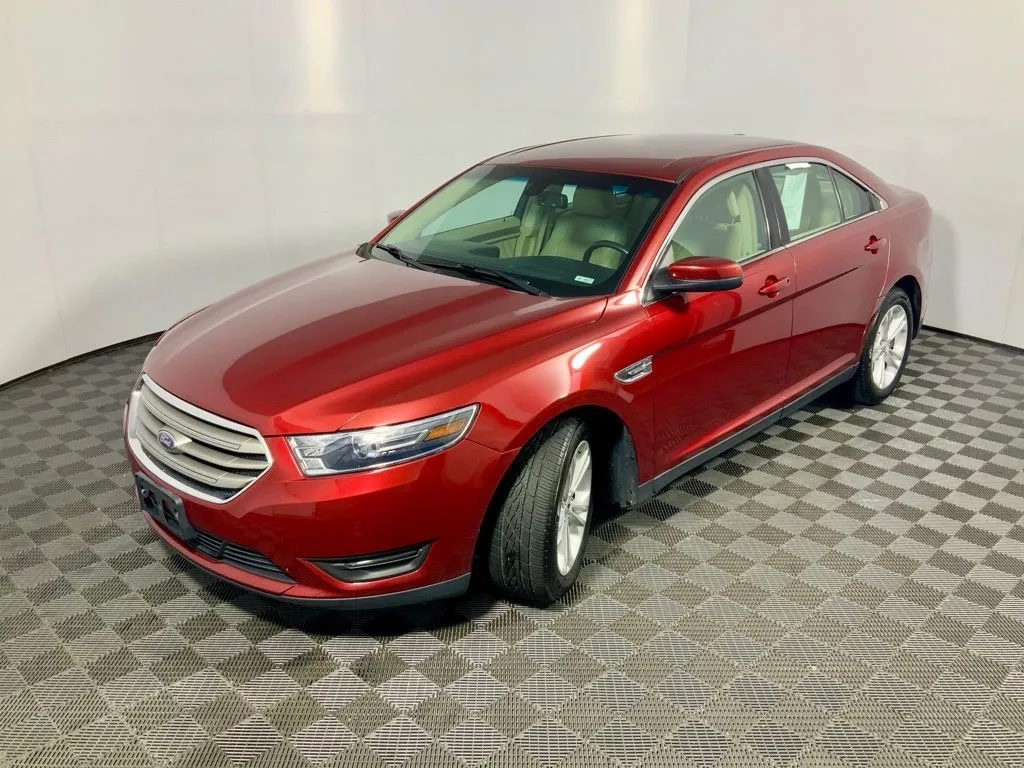 Ford Taurus photo 9