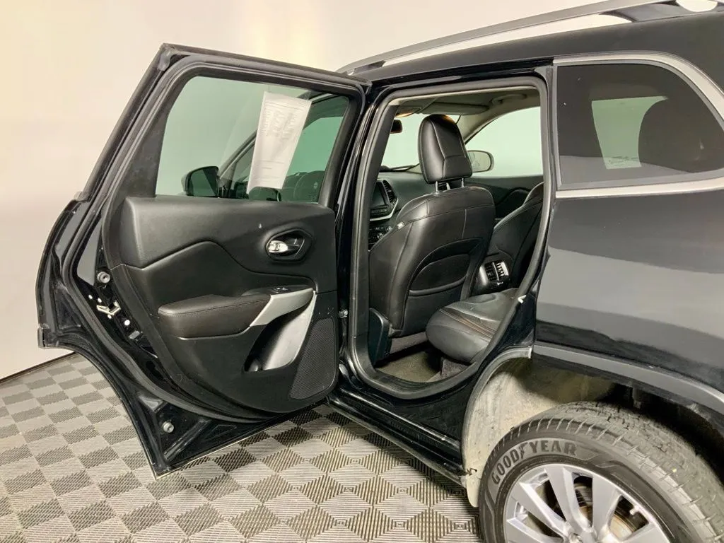 Jeep Cherokee photo 27
