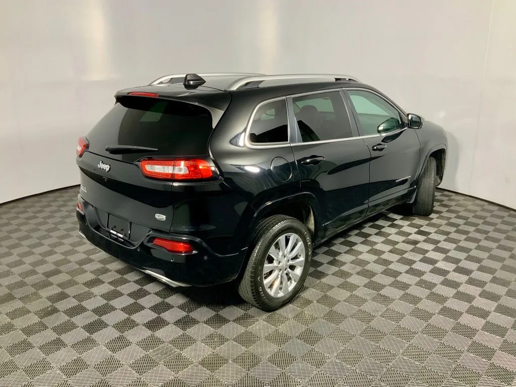 Jeep Cherokee photo 16