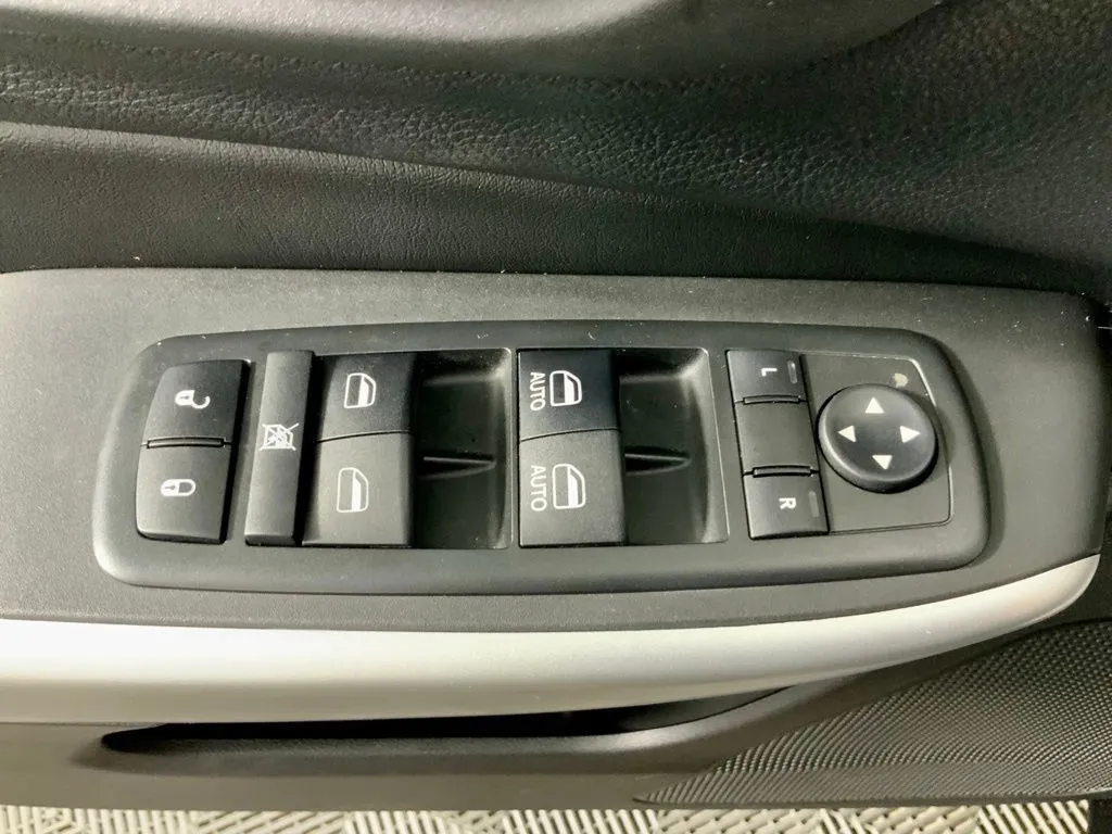 Jeep Cherokee photo 20
