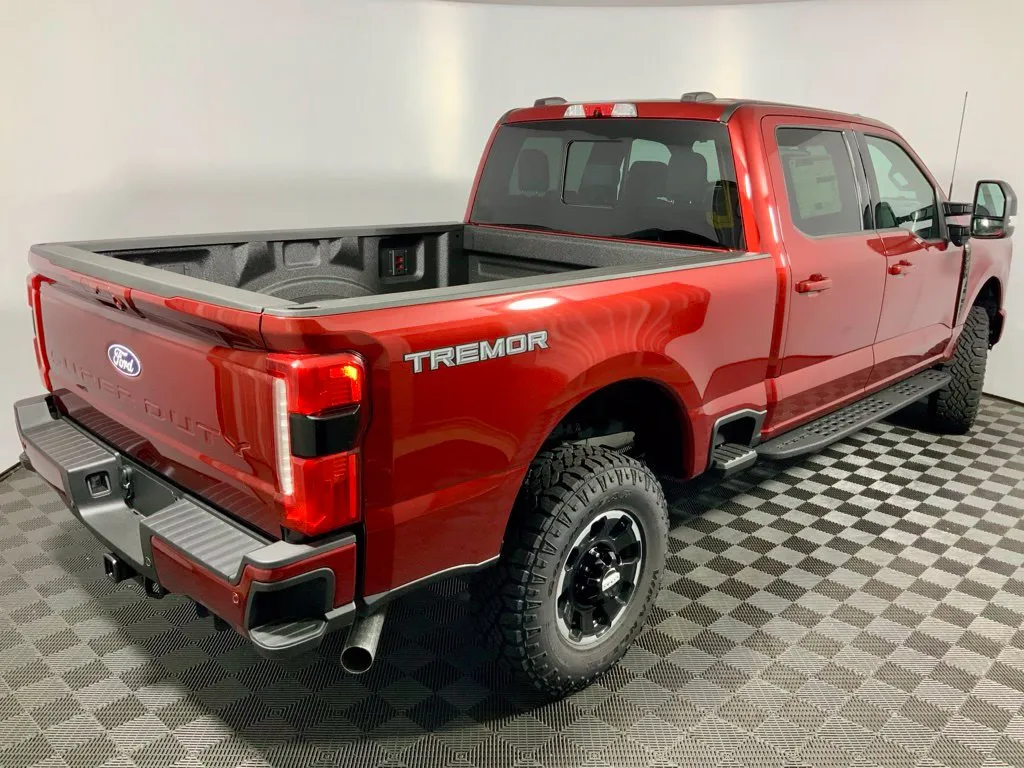 Ford F-250SD photo 17
