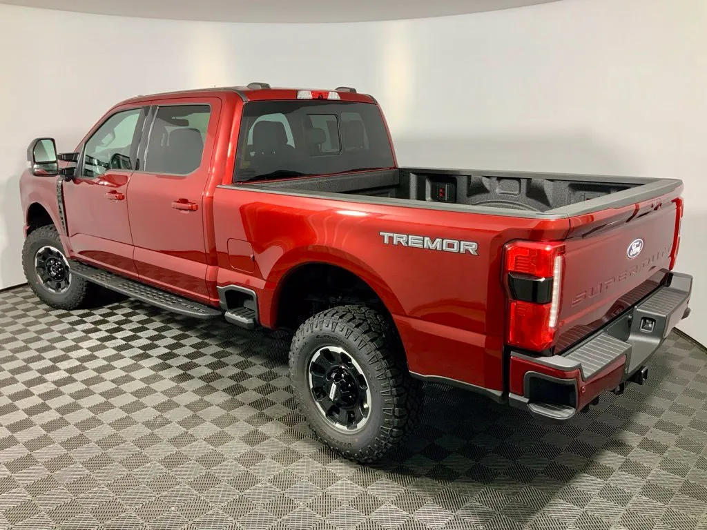 Ford F-250SD photo 13