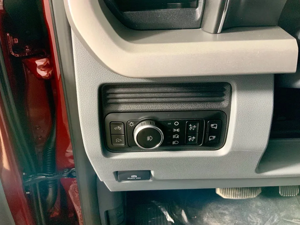 Ford F-250SD photo 23