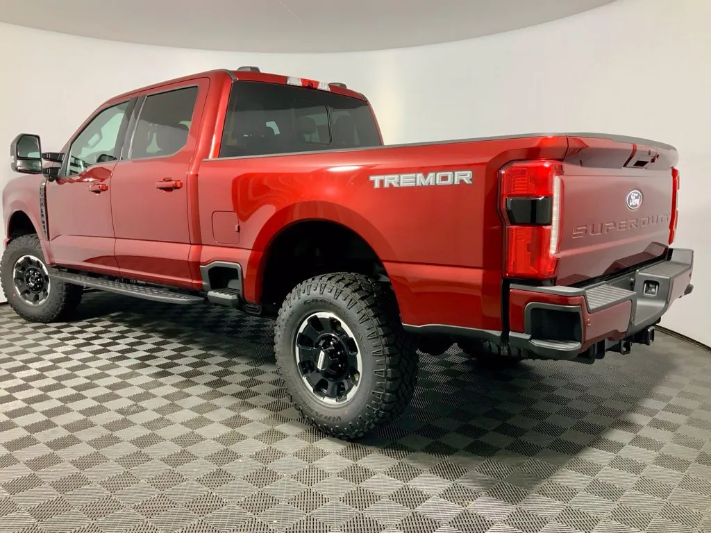 Ford F-250SD photo 12