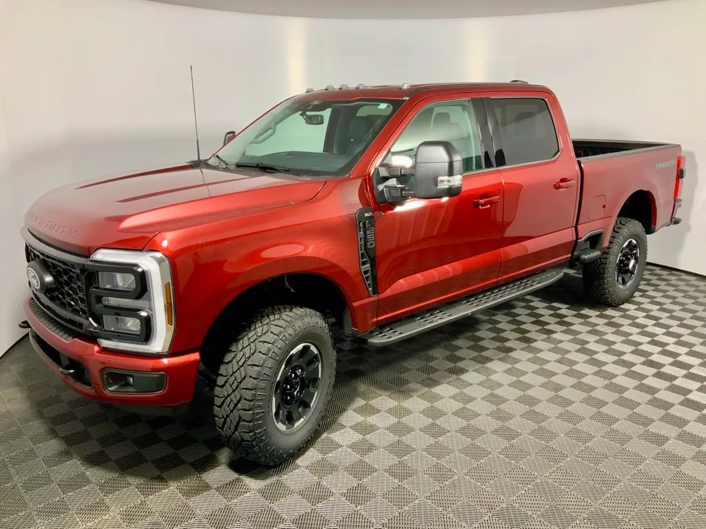 Ford F-250SD photo 11