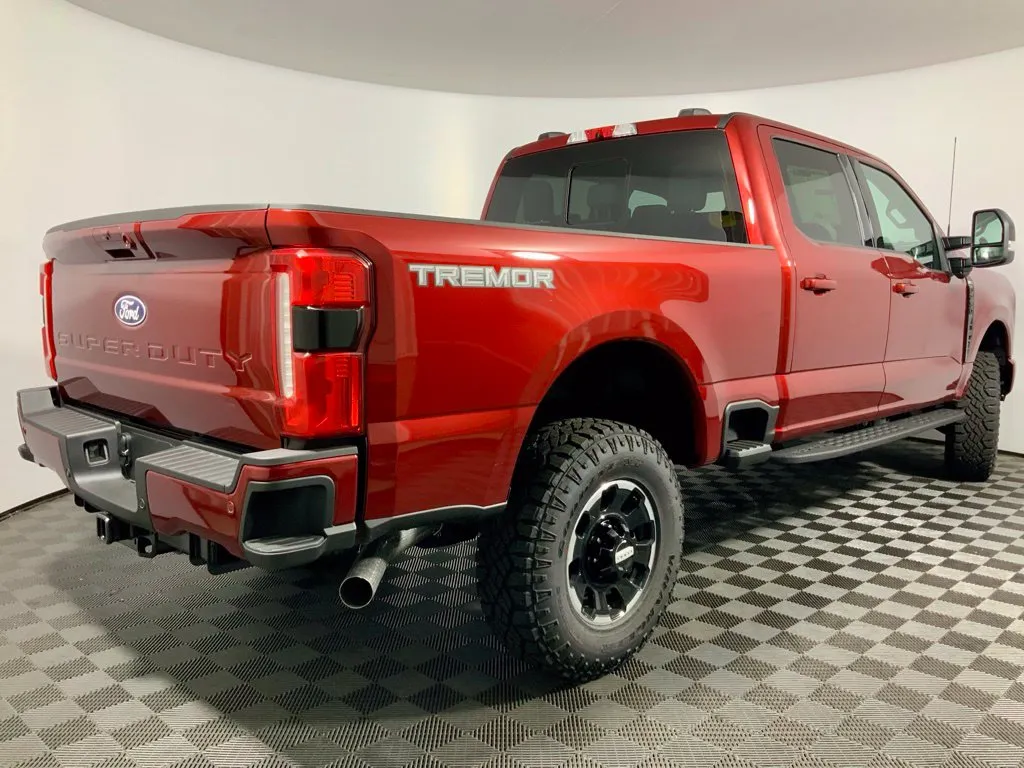 Ford F-250SD photo 16