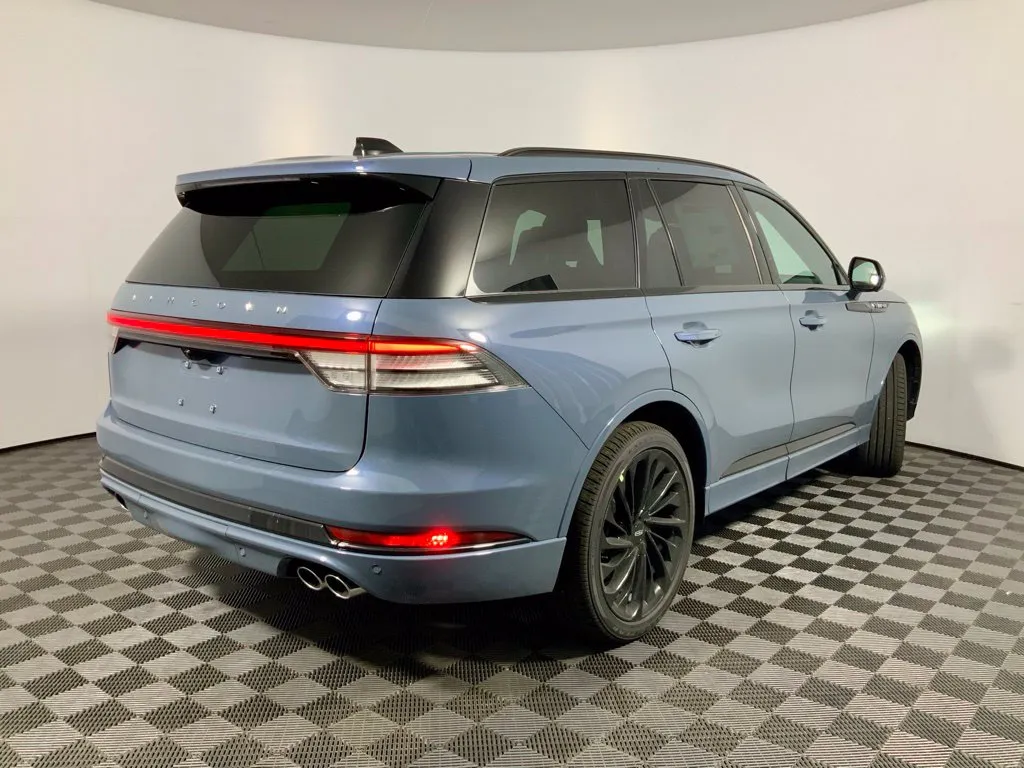 Lincoln Aviator photo 18