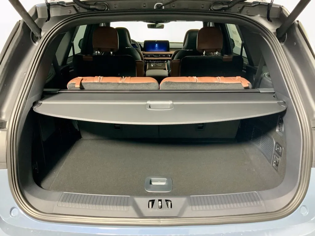 Lincoln Aviator photo 32