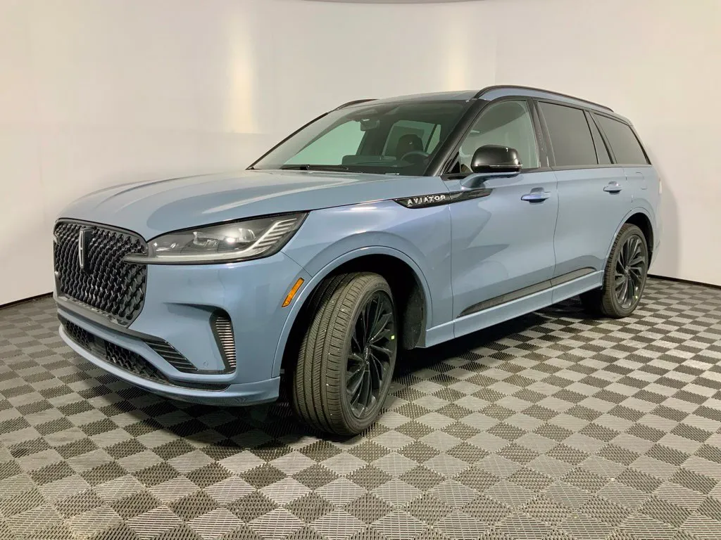Lincoln Aviator photo 11