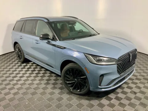 More photos of 2027 Lincoln Aviator Reserve at Don Wood Ford Lincoln, OH