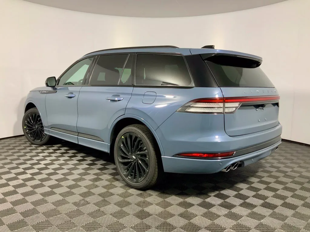 Lincoln Aviator photo 13