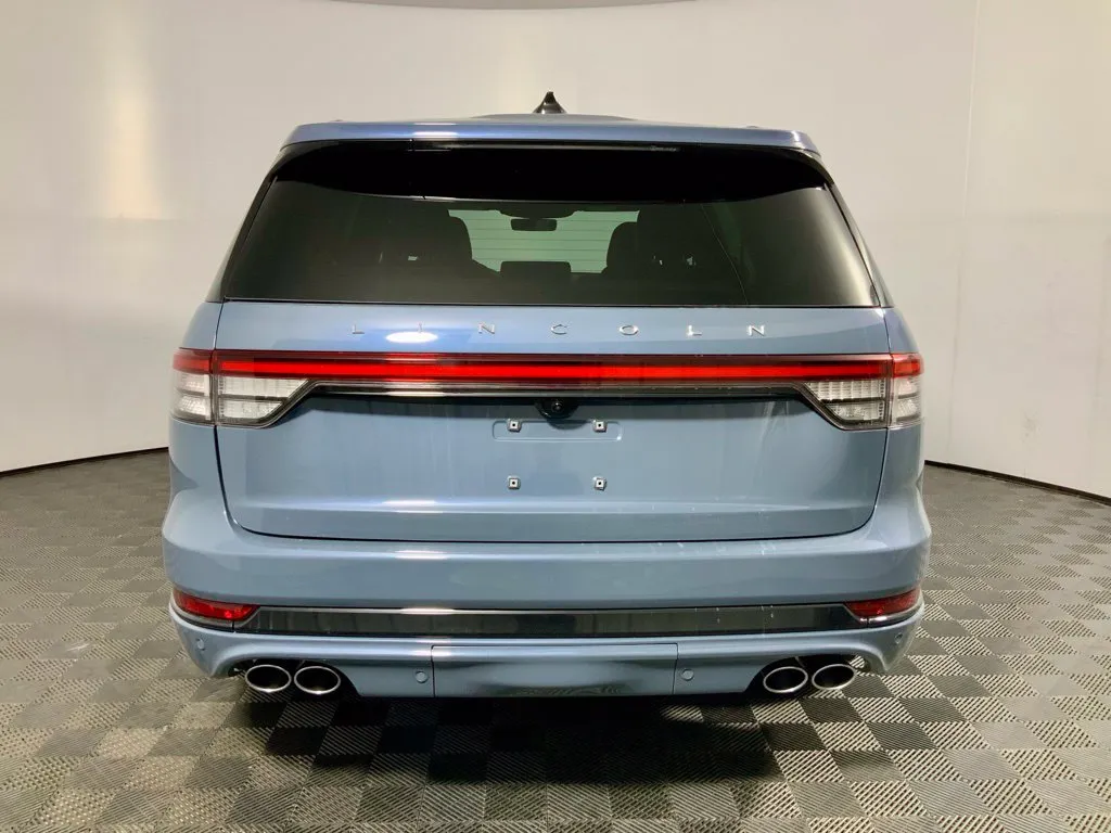 Lincoln Aviator photo 16