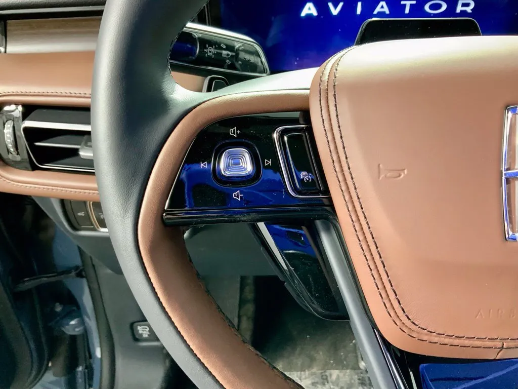 Lincoln Aviator photo 27