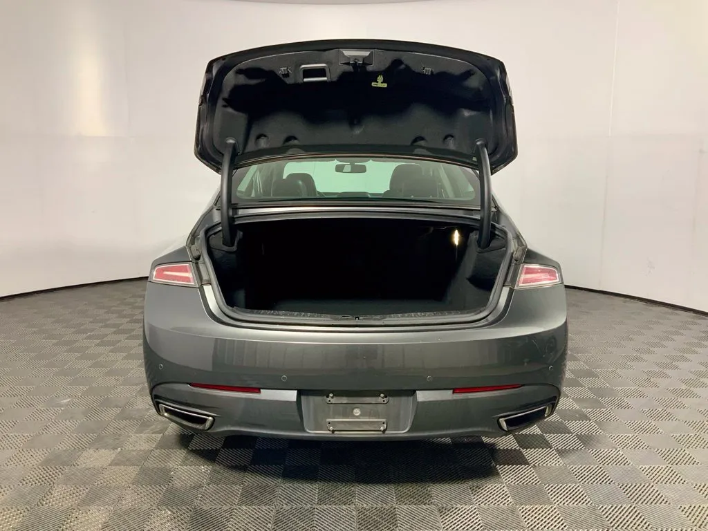 Lincoln MKZ photo 16