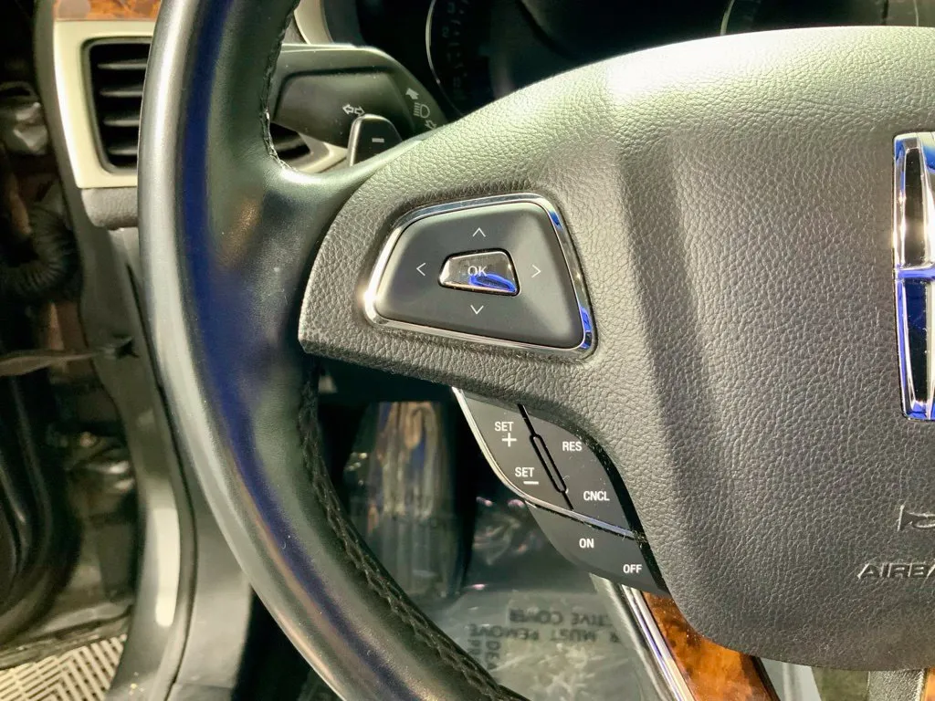 Lincoln MKZ photo 25