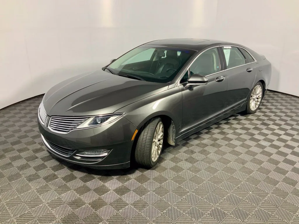 Lincoln MKZ photo 11