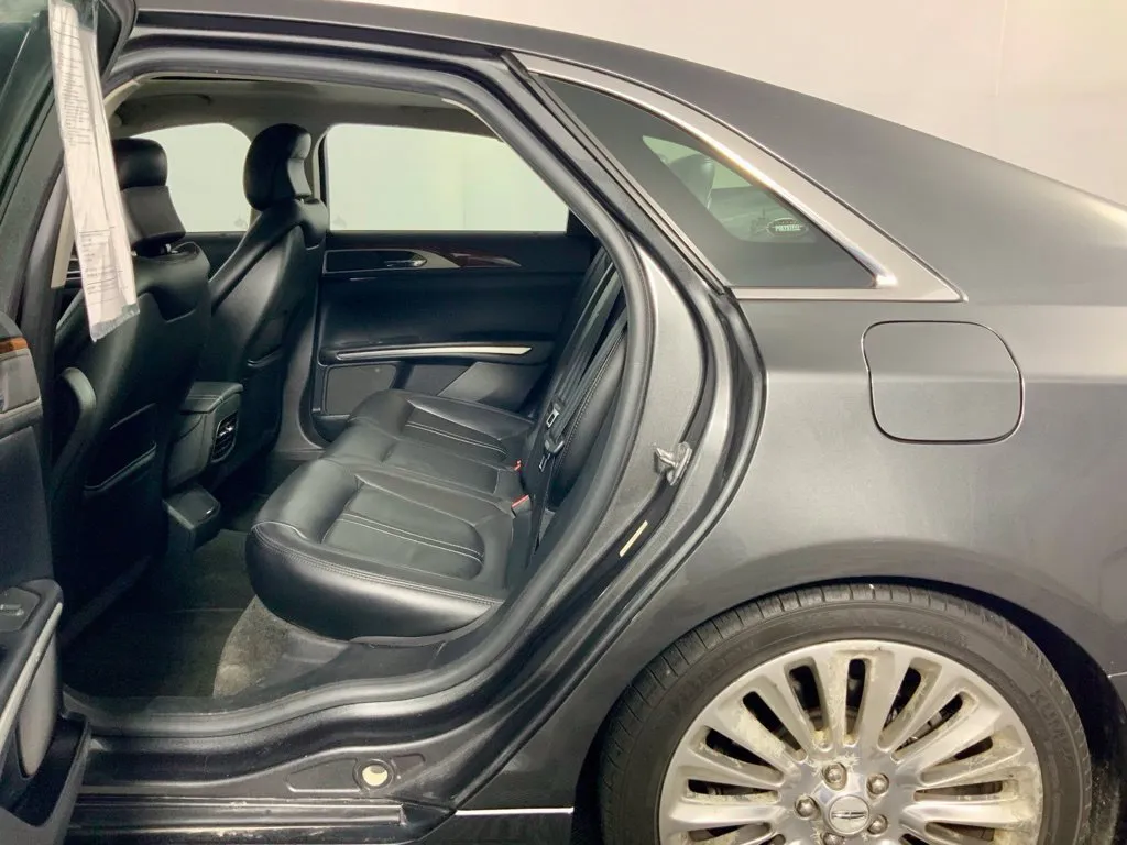 Lincoln MKZ photo 30