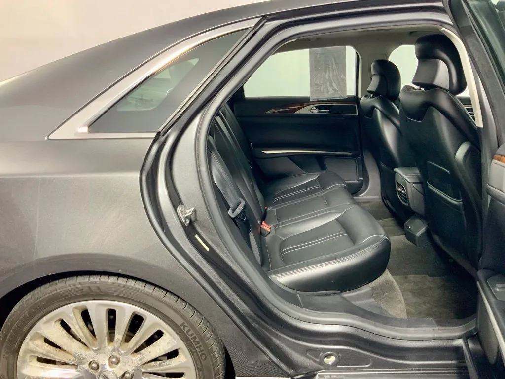Lincoln MKZ photo 33