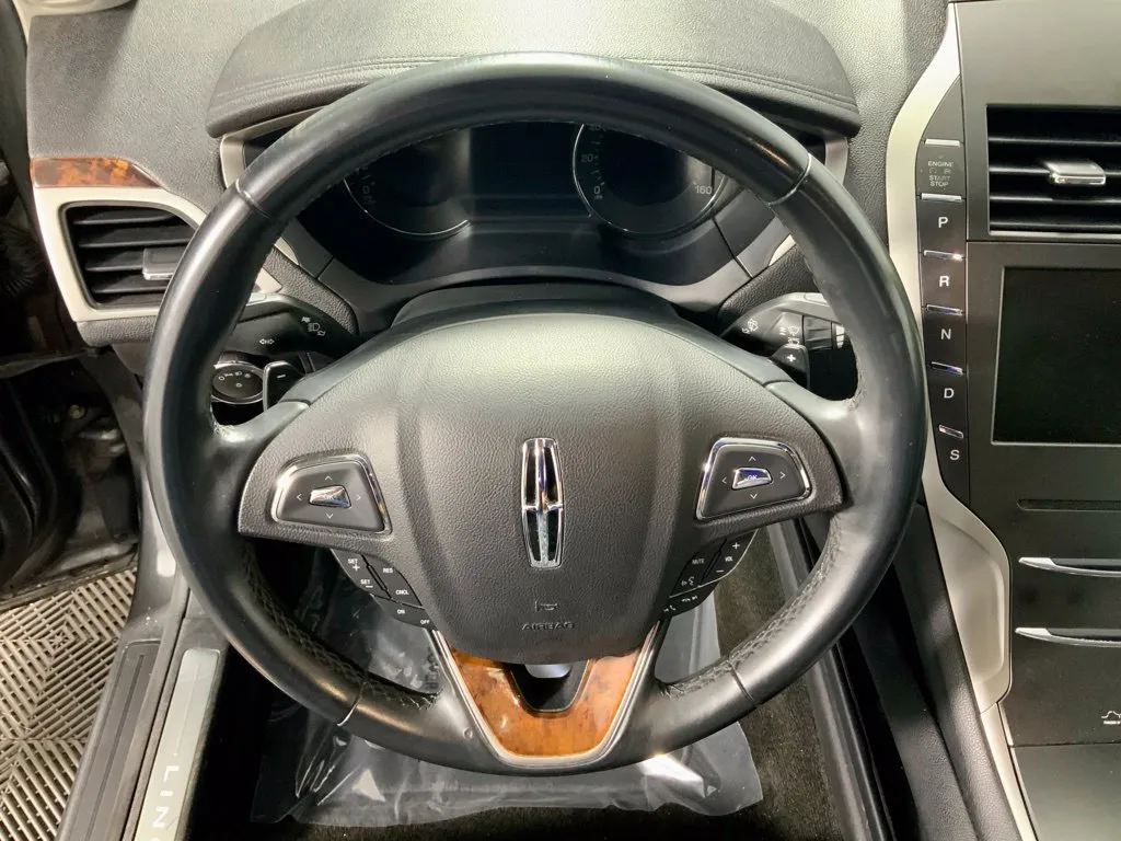 Lincoln MKZ photo 24