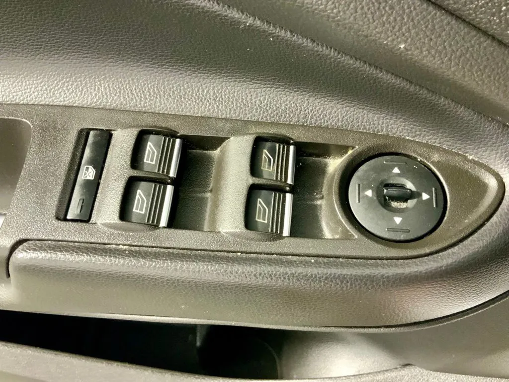 Ford Escape photo 22