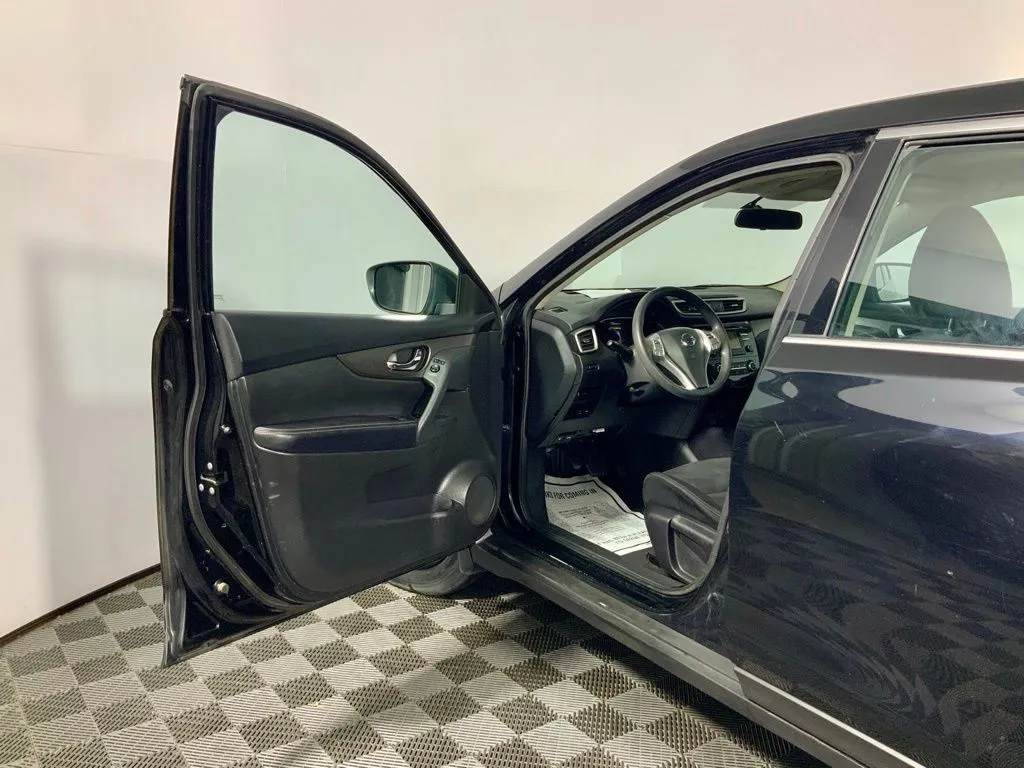Nissan Rogue photo 16