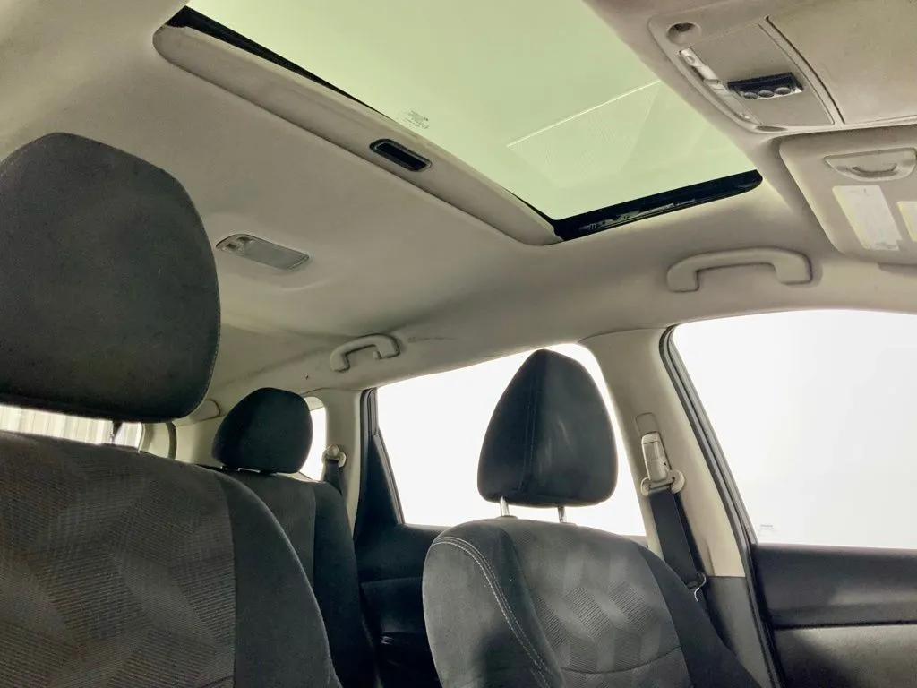 Nissan Rogue photo 30