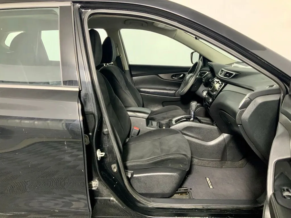 Nissan Rogue photo 32