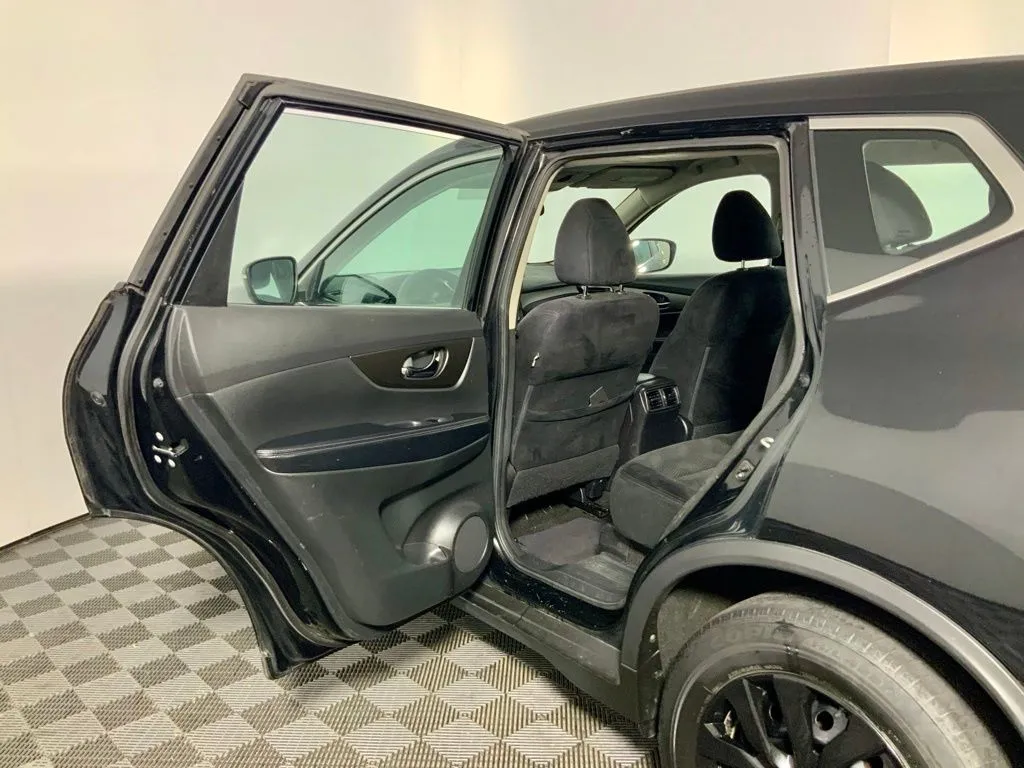 Nissan Rogue photo 25