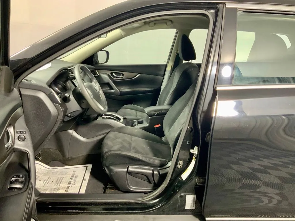 Nissan Rogue photo 17