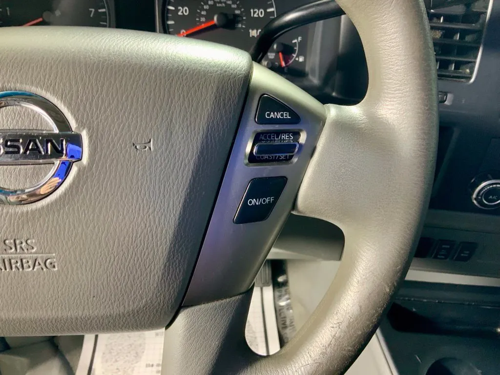 Nissan NV photo 27