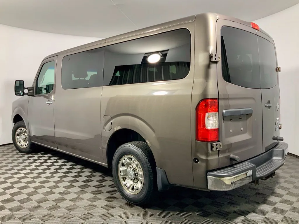 Nissan NV photo 12